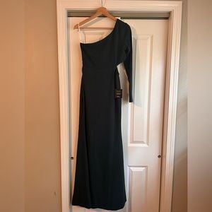 Lulu’s green, one shoulder mermaid maxi dress